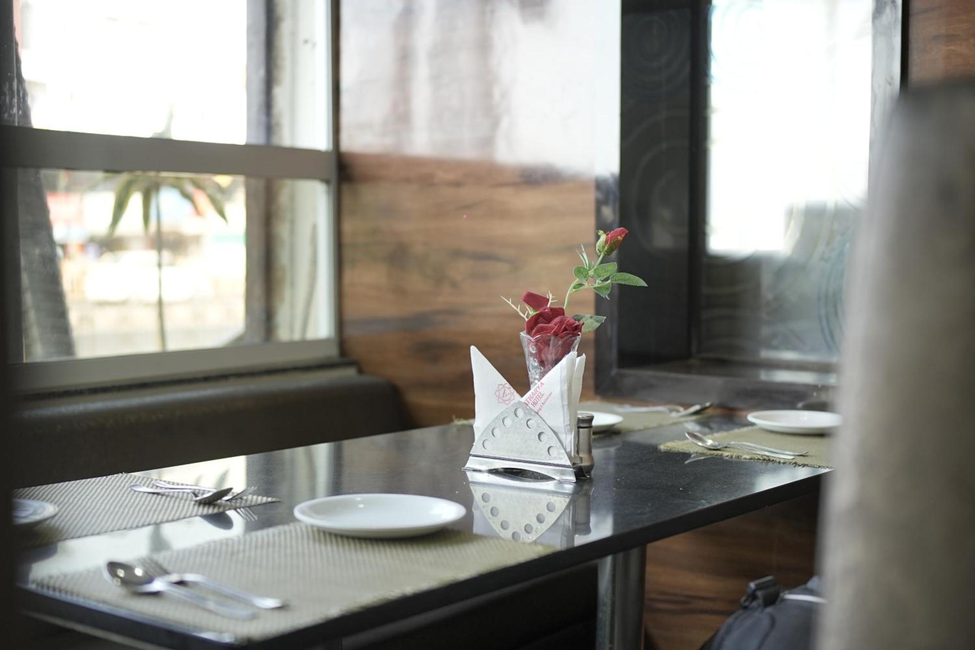 Atharva Hotel Гулбарга Екстериор снимка