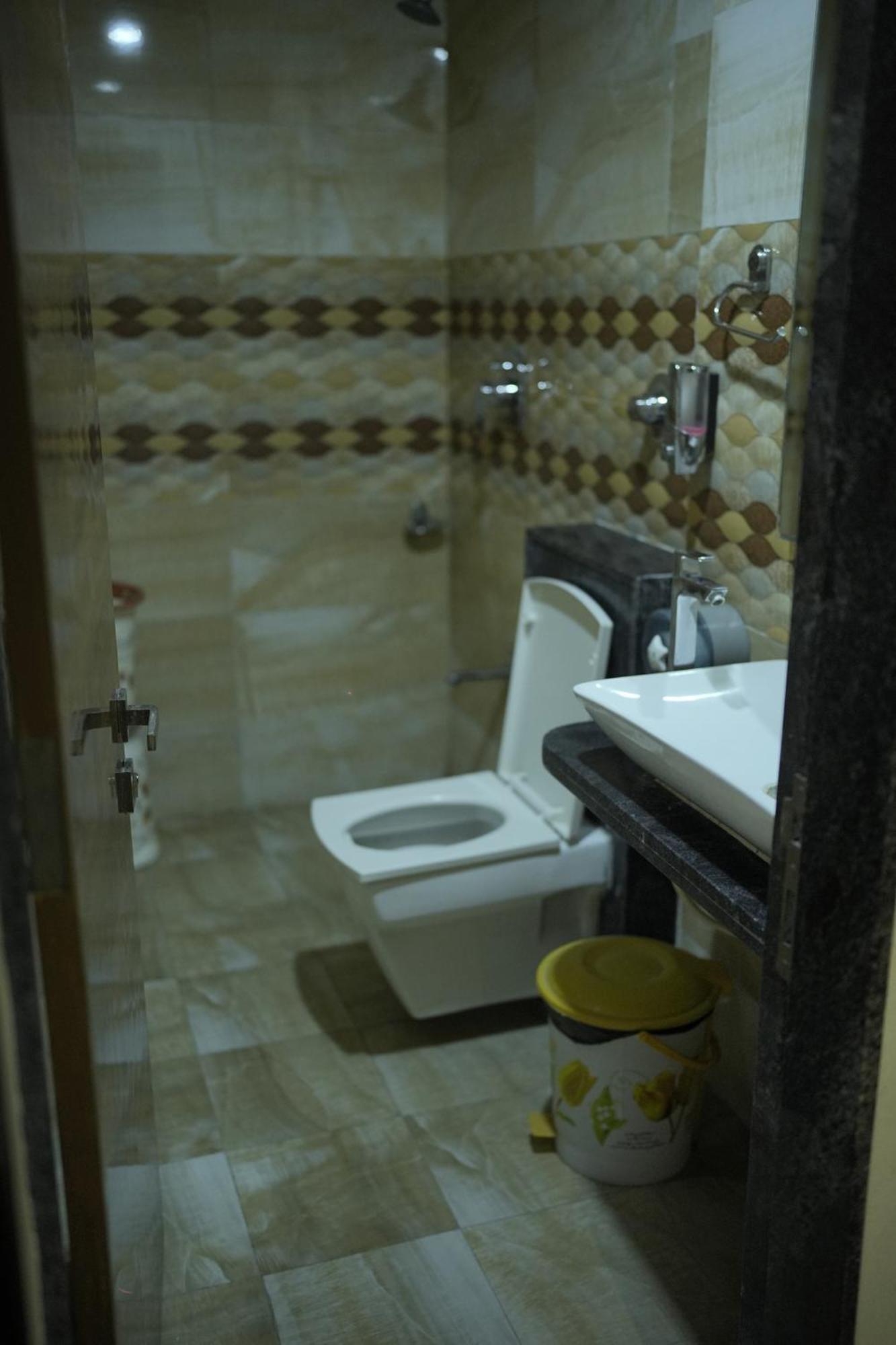 Atharva Hotel Гулбарга Екстериор снимка